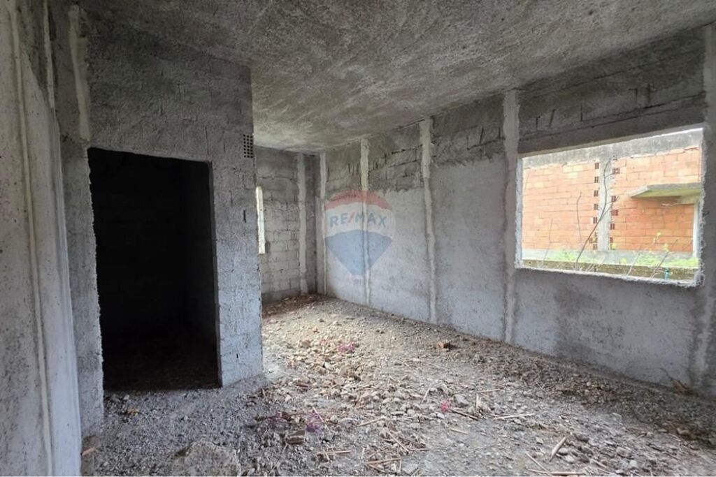 Shtepi private ne shitje , Orikum