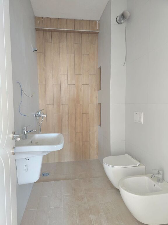 Office for rent at Mine Peza