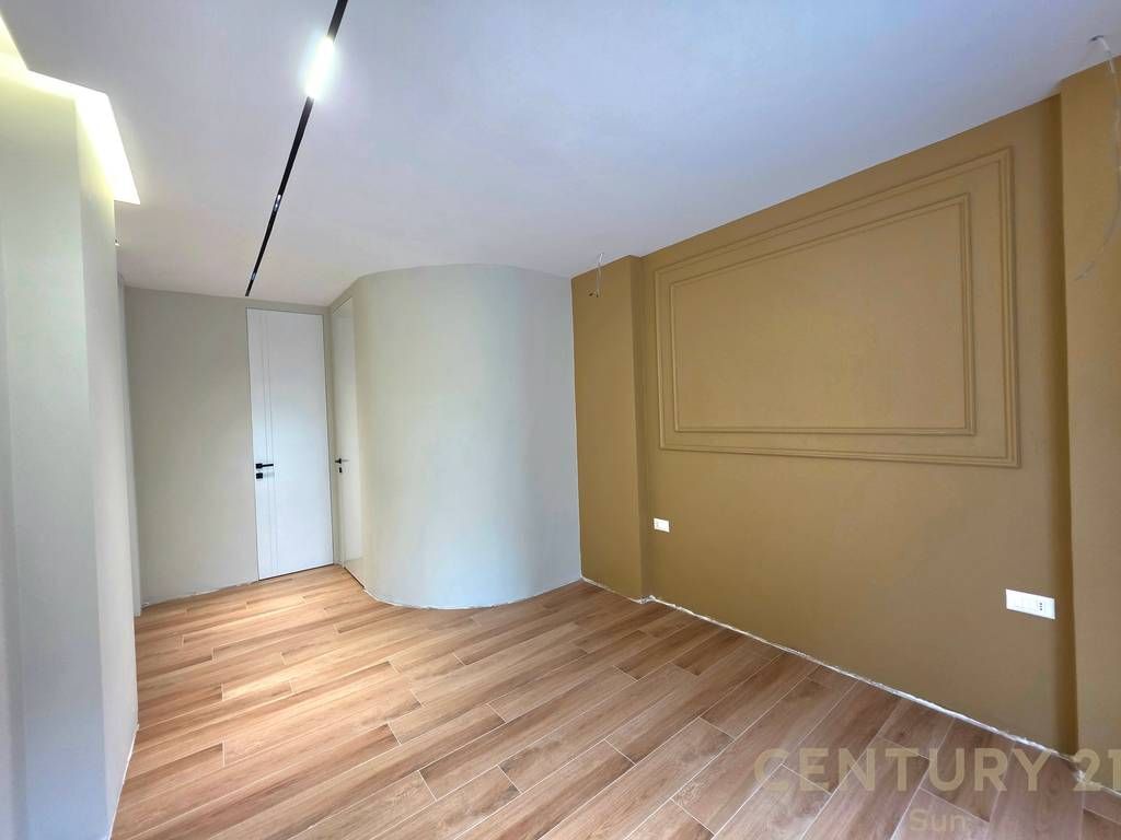 2+1 APARTMENT FOR SALE NEAR THE PARIS MUNICIPALITY