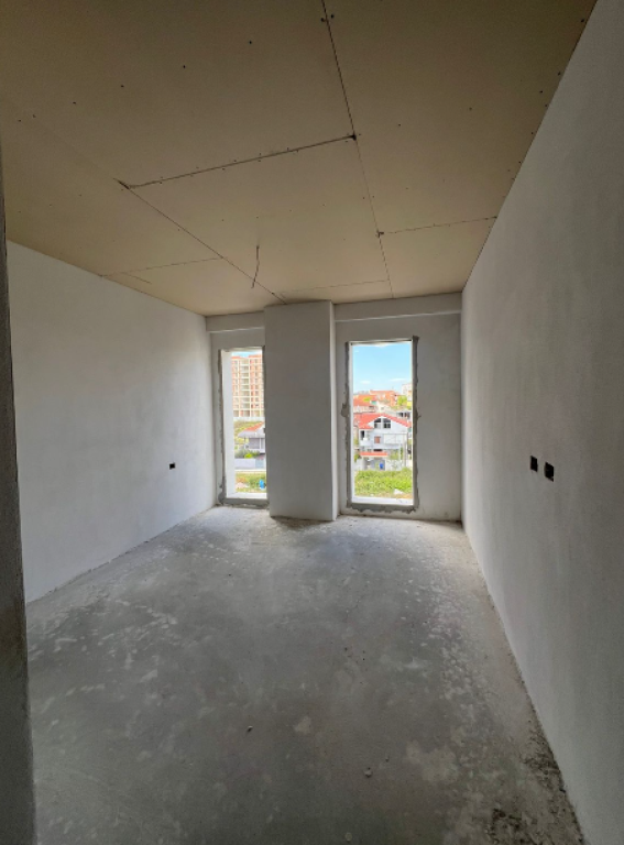 🏡 Shitet Apartament 2+1+2 – pranë Rrethit të Klanit