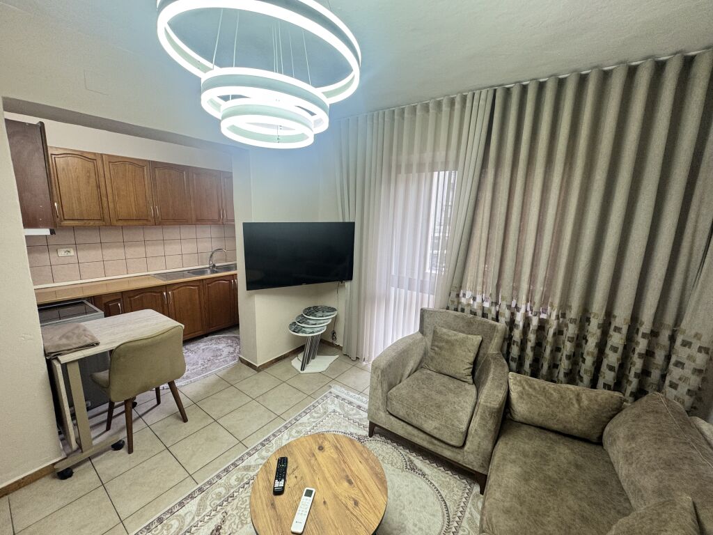 🏡 Jepet me qera apartament 1+1 – Rr. Mine Peza