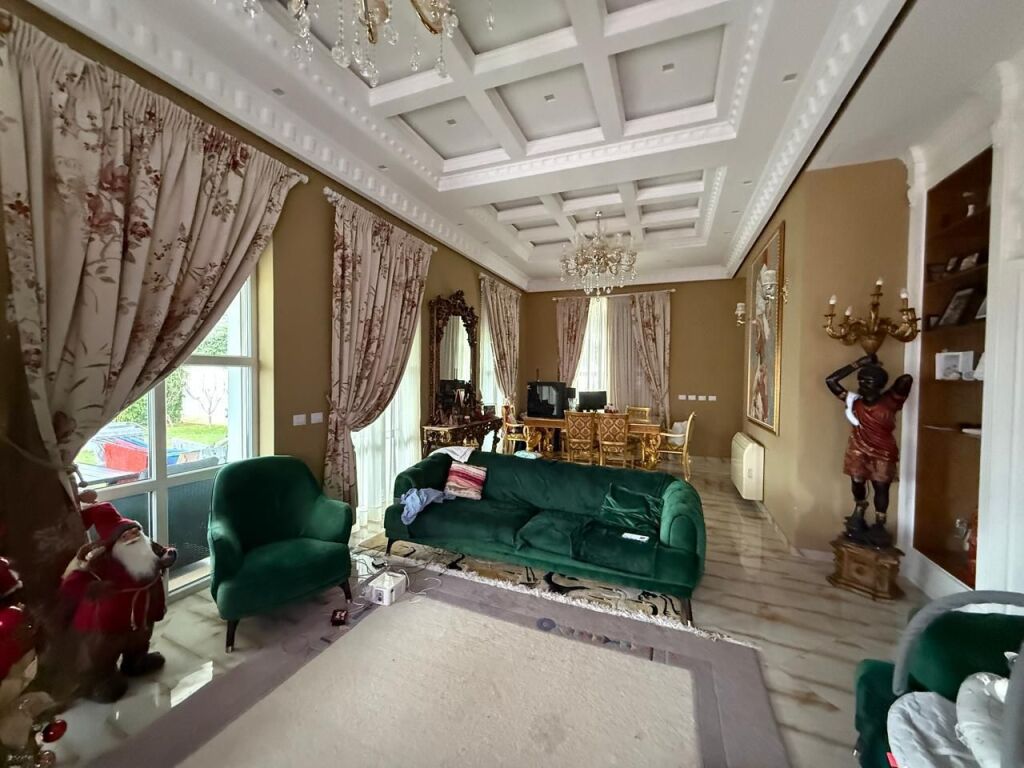 Vilë në shitje në Rolling Hills