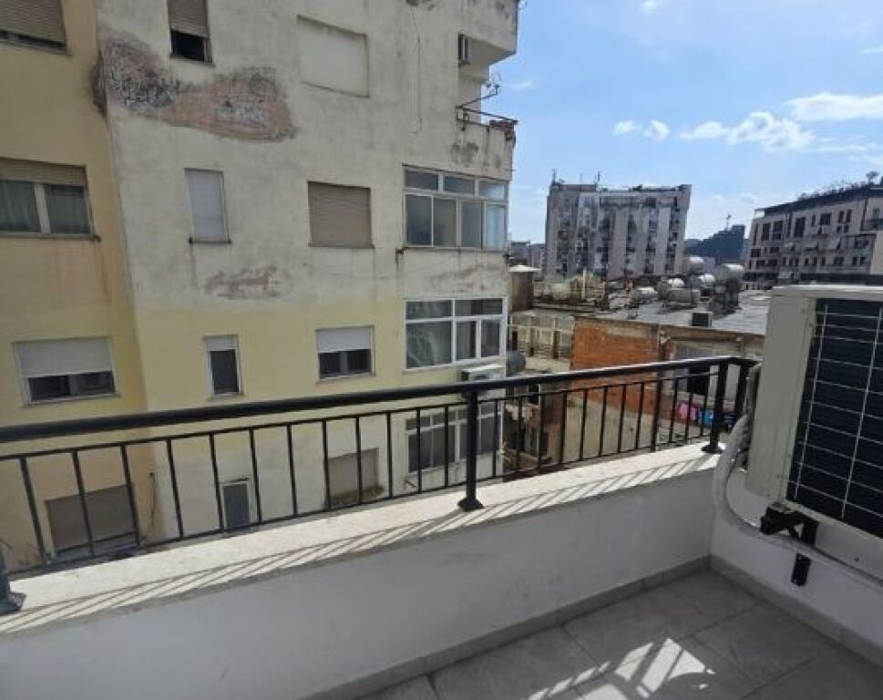 Apartment 2+1 empty for rent– ideal for living or office