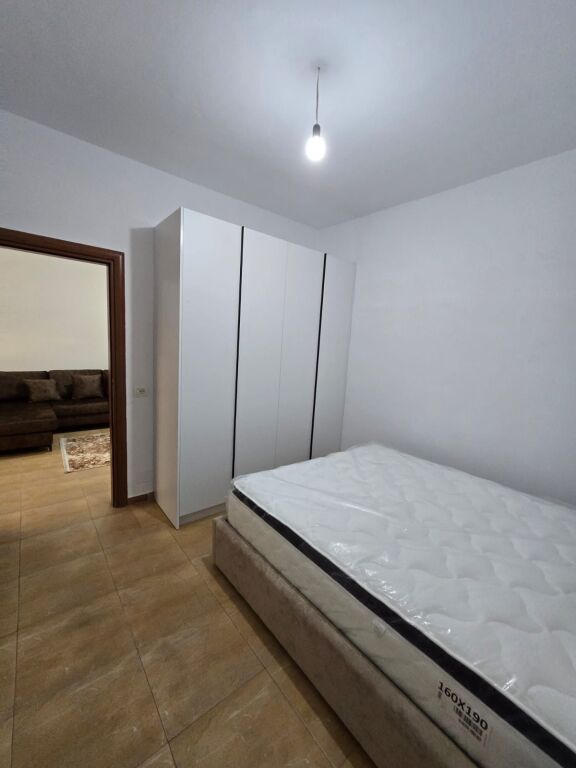 Jepet me qira 2+1+1 Kthesa e Kamzes 45.000 leke