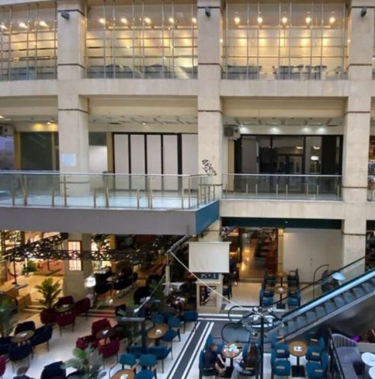 Unità commerciale in vendita – posizione strategica