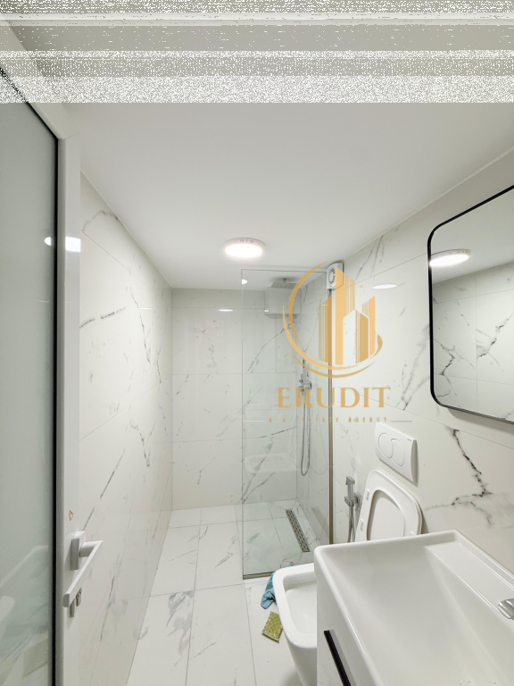 Jepen me qira 3 garsoniere në Vlorë (pranë stadiumit)