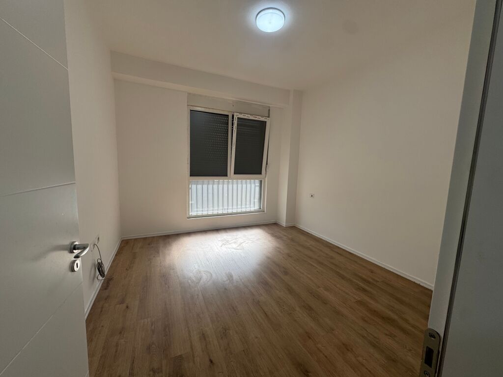 Apartament 3+1 per shitje tek Ish Fusha e Aviacionit!
