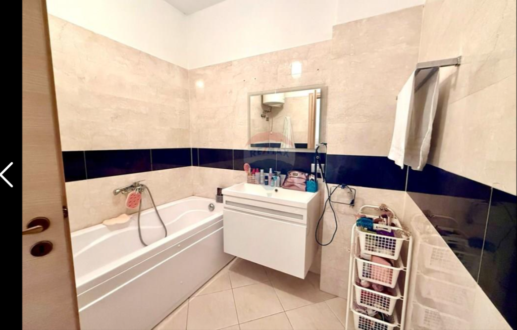 Apartment for sale 2+1+2 near the United School