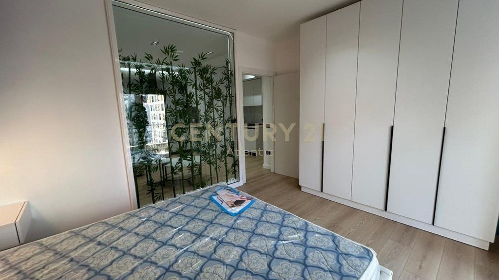 Shitet Apartament 1+1 tek Stacioni i Trenit, Durrës