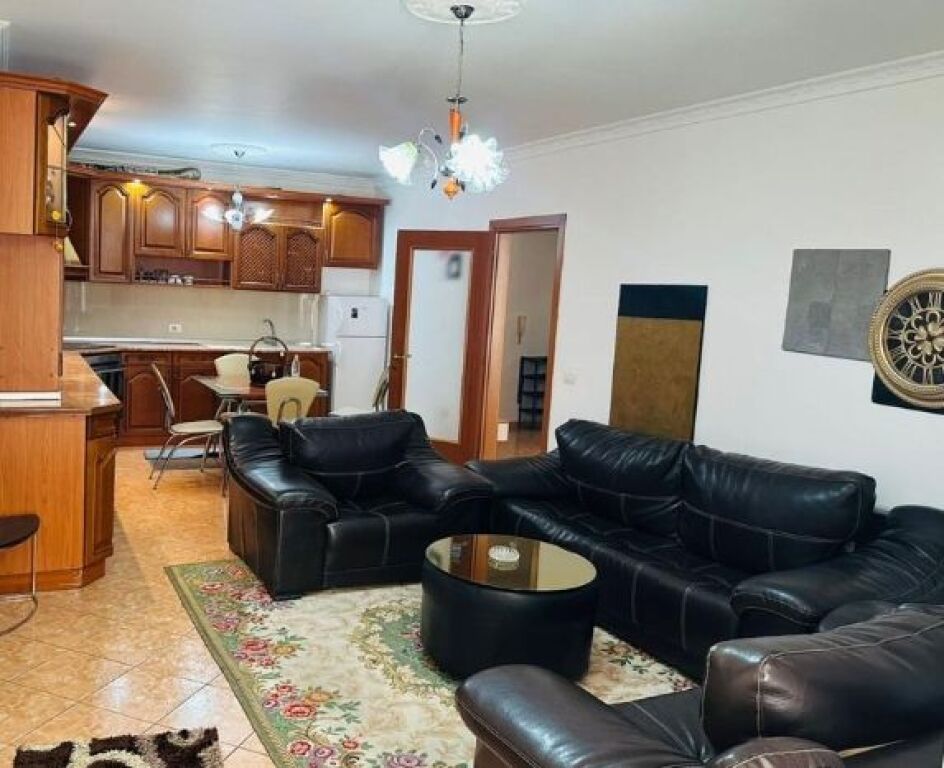 Appartamento 2+1+2 in affitto– arredato e con illuminazione naturale