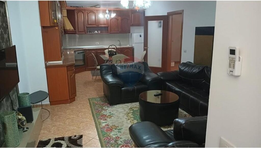 Apartament - Për Qira - Zogu I Zi, Tiranë