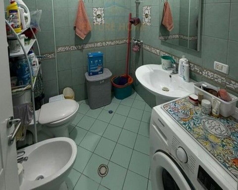 Shitet, Apartament 2+1+2, Liqeni i Thatë,Tiranë