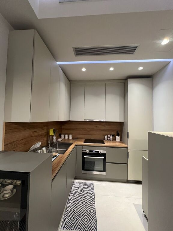 Appartamento in affitto 1+1 con posto auto a Delijorgj