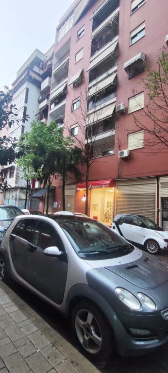 Dyqan në Shitje tek Margarita Tutulani – Zonë Premium!