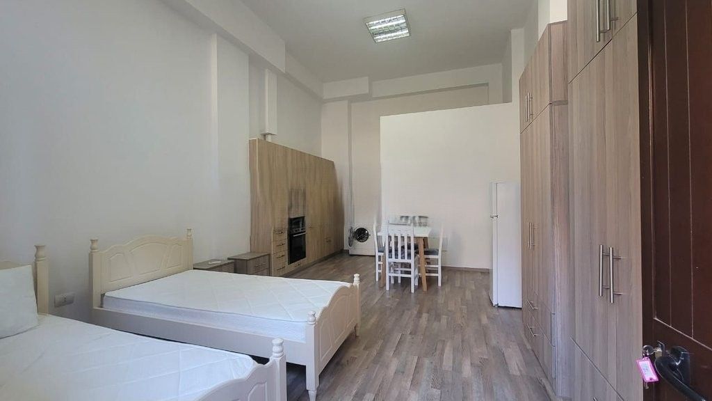STUDIO APARTMENT FOR RENT IN THE BRRYLI AREA 420 € /Month