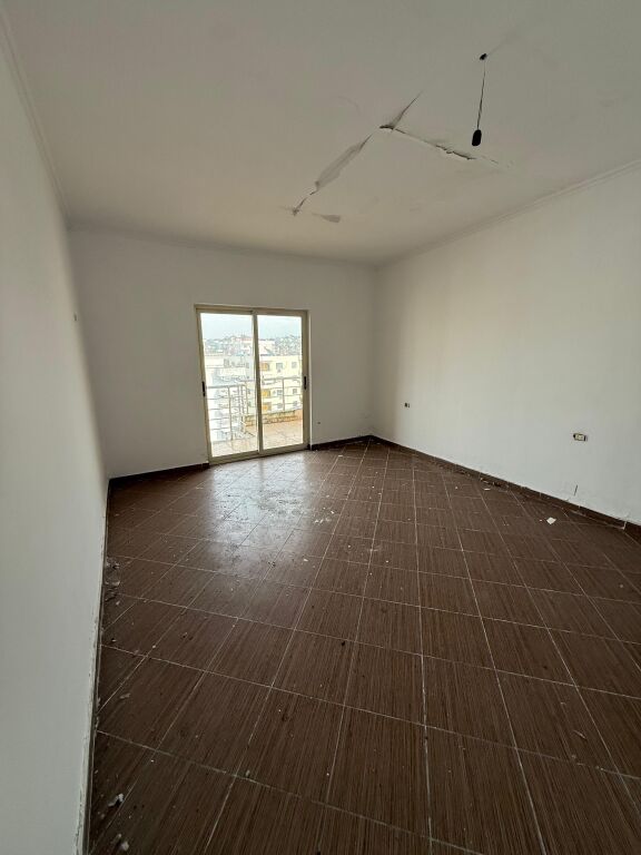 2 apartamente per shitje cmim okazion 1050€/m2 i diskutueshem