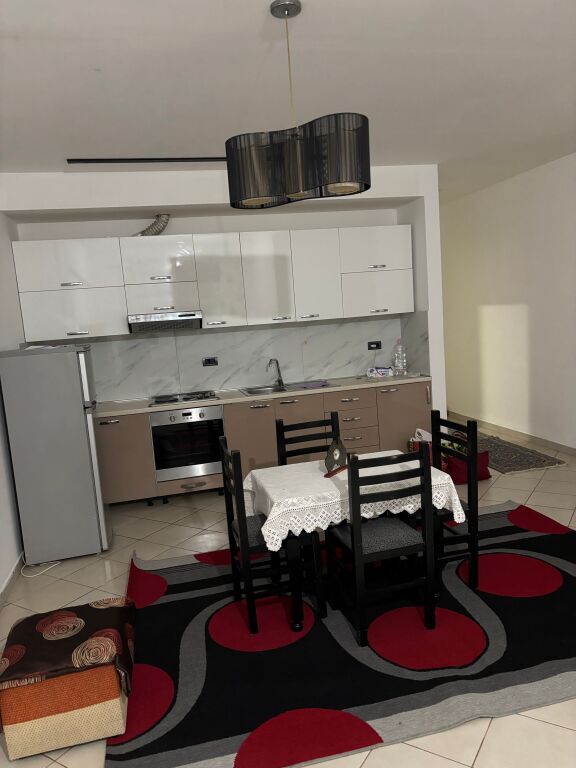 Casa in affitto a Fresk 350 mila lek