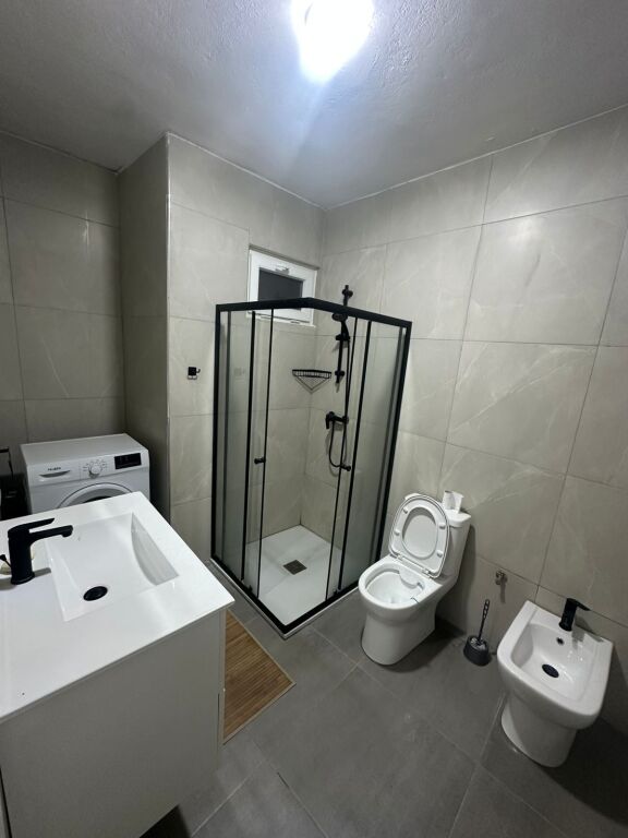 Apartament me qera 2+1 mbrapa Concord,Rruga 5 Maj