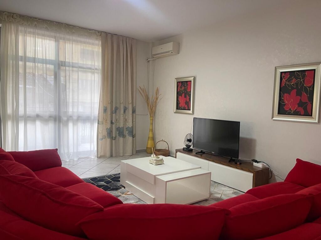 🏠 Jepet me Qira Apartament 2+1+2 ne Qender te Tiranes prane Rruges Qemal Stafa