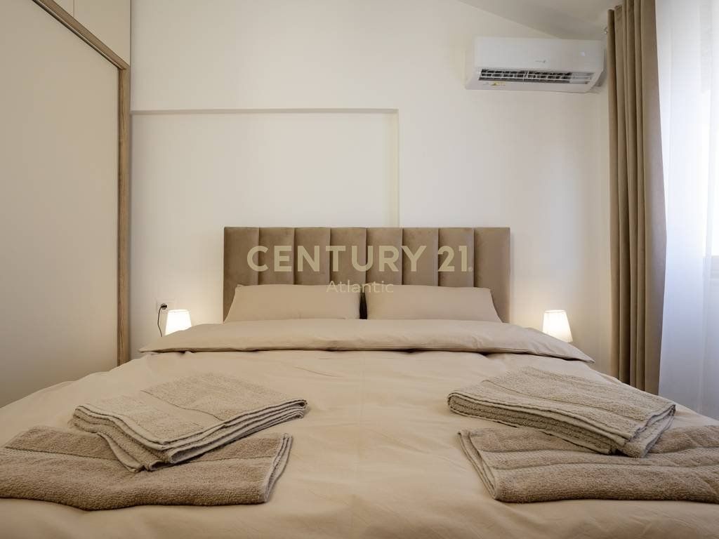 Apartament 2+1 me pamje nga Shitje në Golem