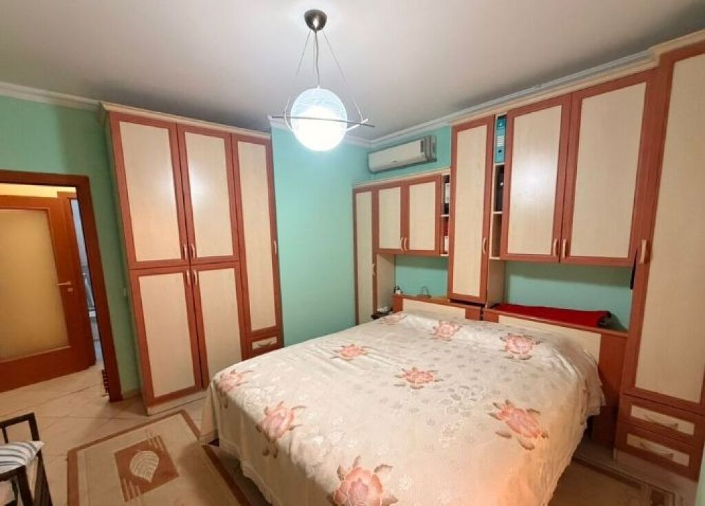 Shitet apartament 2+1+2 – planimetri funksionale