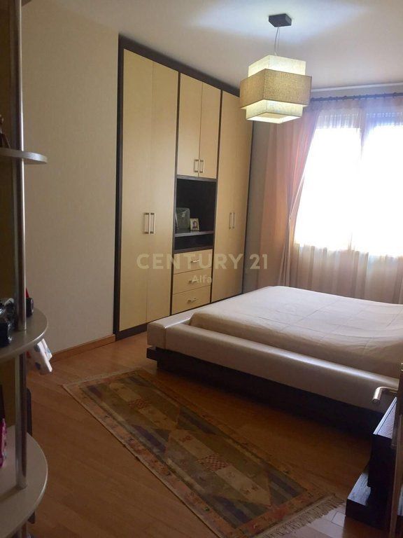 JEPET ME QIRA APARTAMENT 1+1 TEK SHALLVARET