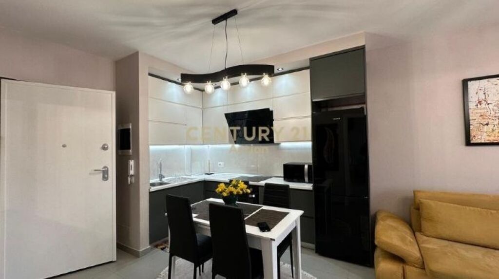 Apartament 1+1 me qera – 2 ballkone dhe pamje e hapur