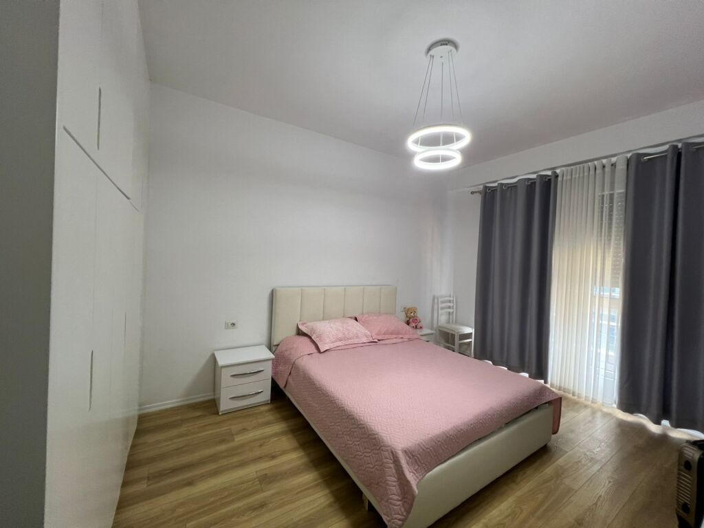 Apartament me qira tek Fusha e Aviacionit