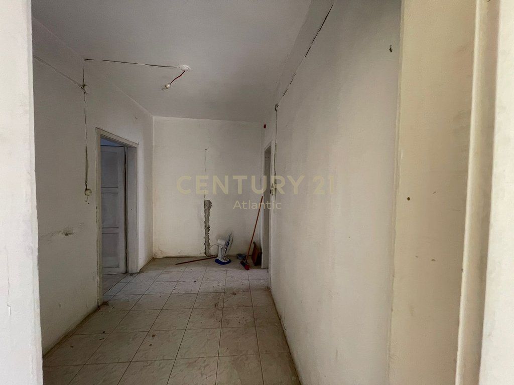 Apartament 1+1 per shitje ne Lagjia 16, Durres!