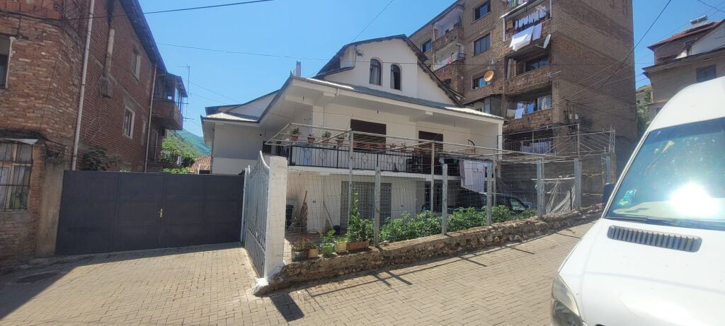 🏡 Shtëpi 3-Katëshe në Pogradec