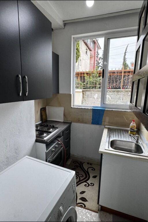 APPARTAMENTO 1+1. 22000 LEKE. DIETRO IL COMPLESSO MALAZIAN