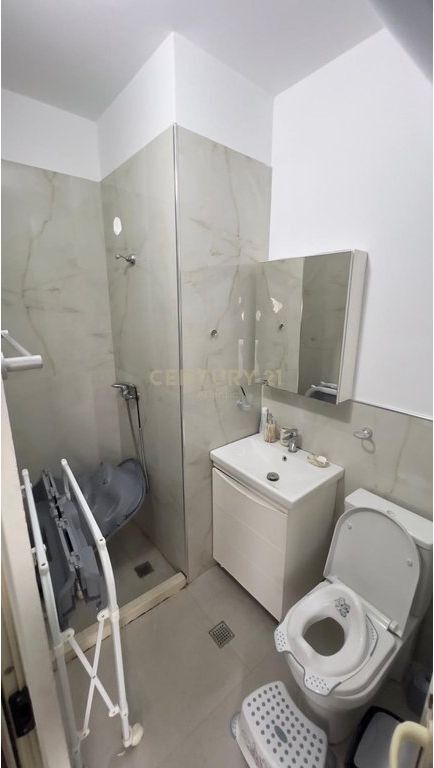 Appartamento 2+1+2T con Due Balconi con vista mare in vendita a Spiaggia, Durrës.