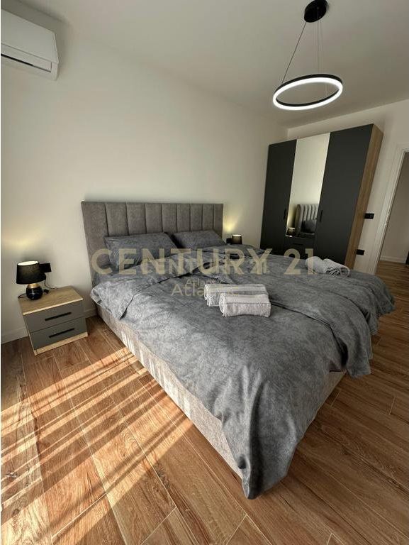 Apartament 2+1+2 për Shitje në Plazh, Durres ME PAMJE NGA DETI