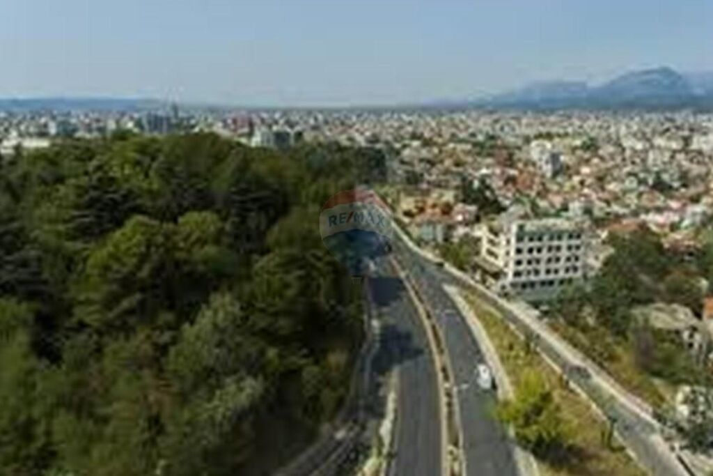 SHITET,AMBJENT BIZNESI, RRUGA E ELBASANIT, TIRANE