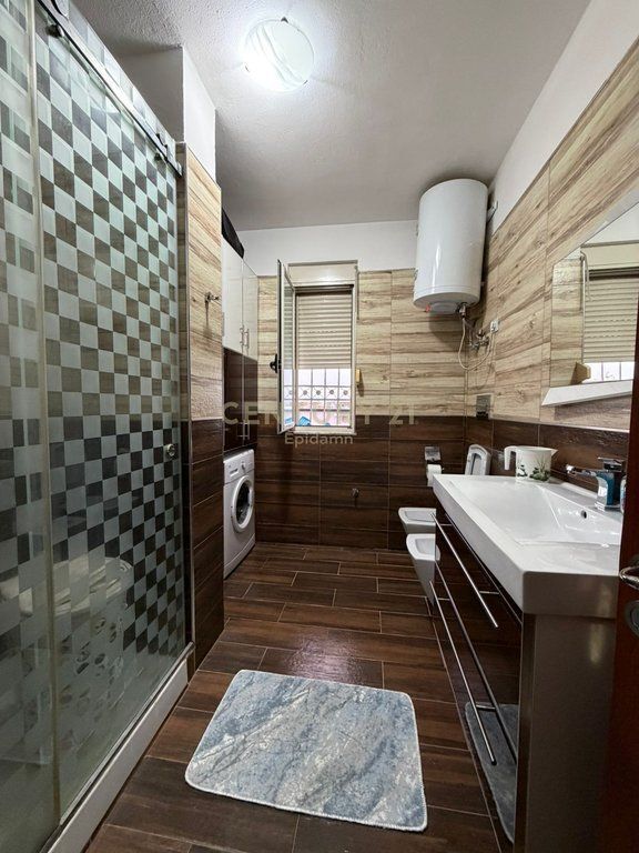 APPARTAMENTO IN VENDITA A FRESK CON VISTA SU TIRANA