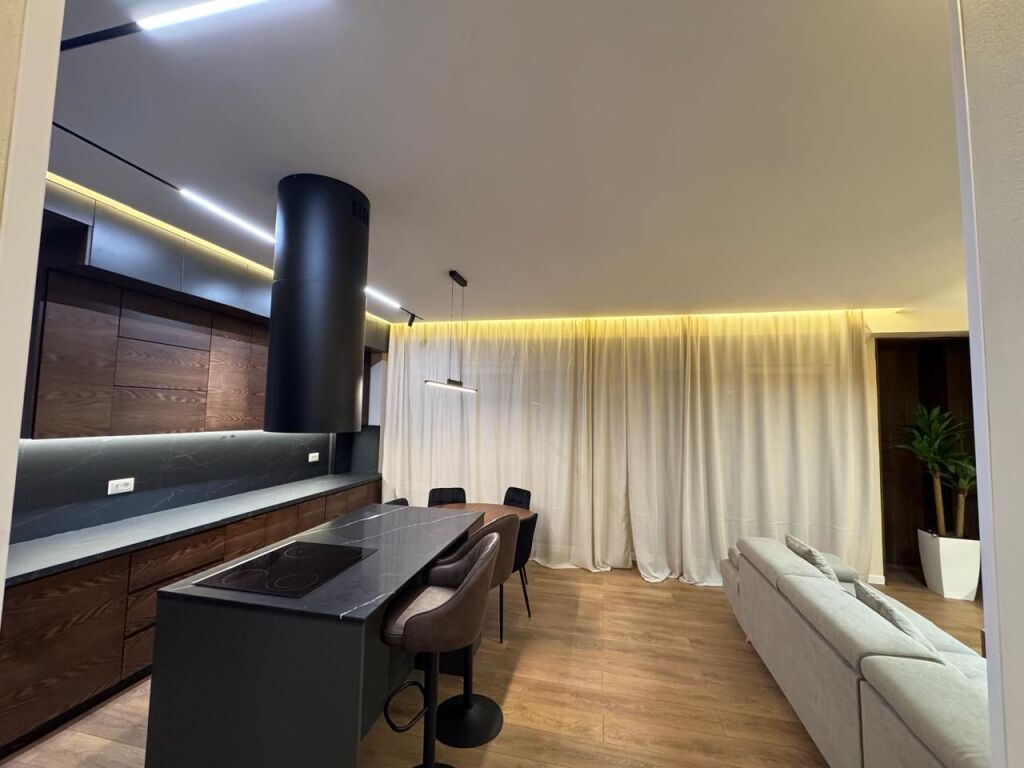 APARTAMENT LUKSOZ ME QIRA – KOPSHTI BOTANIK