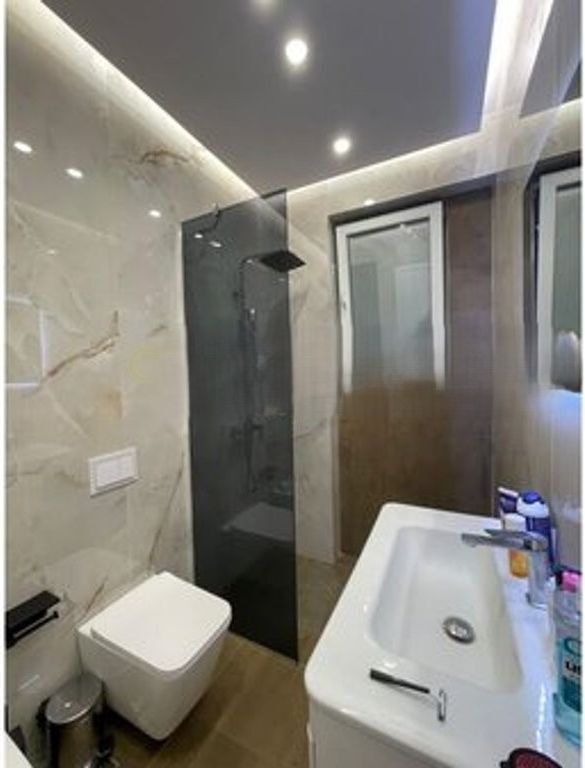 QIRA, APARTAMENT MODERN 1+1, LIQENI I THATE!! 600 € /Muaj