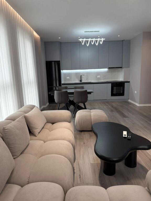 🏢Don Bosko, Residenza Trio Towers affitta appartamento 2+1+2, arredato. 87.000 Leke