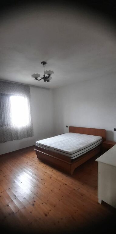 Shitet Shtëpi Private në Rrashbull