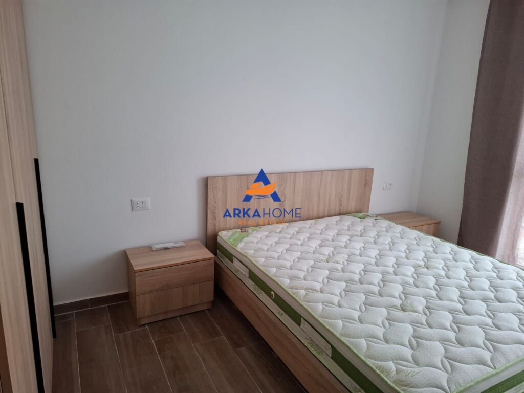 JEPET APARTMENT ME QERA 2+1+BALLKON "5 MAJ" 50.000 LEKE