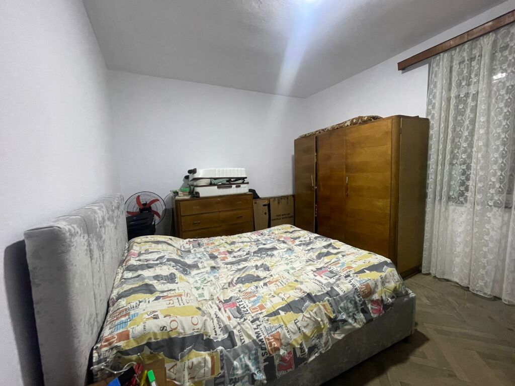 🏢Selvia,prane Bar Family  jepet me qera apartament 2+1,i mobiluar.50,000Leke