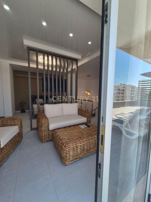 PENTHOUSE FOR SALE IN THE BEACH AREA