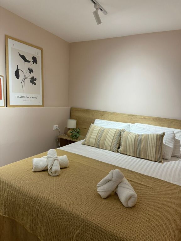 🏠Ish Tregu Elektrik,prane Grand Fitness jepet me qera kati i I-re i nje vile,2+1,i mobiluar.65,000 Leke