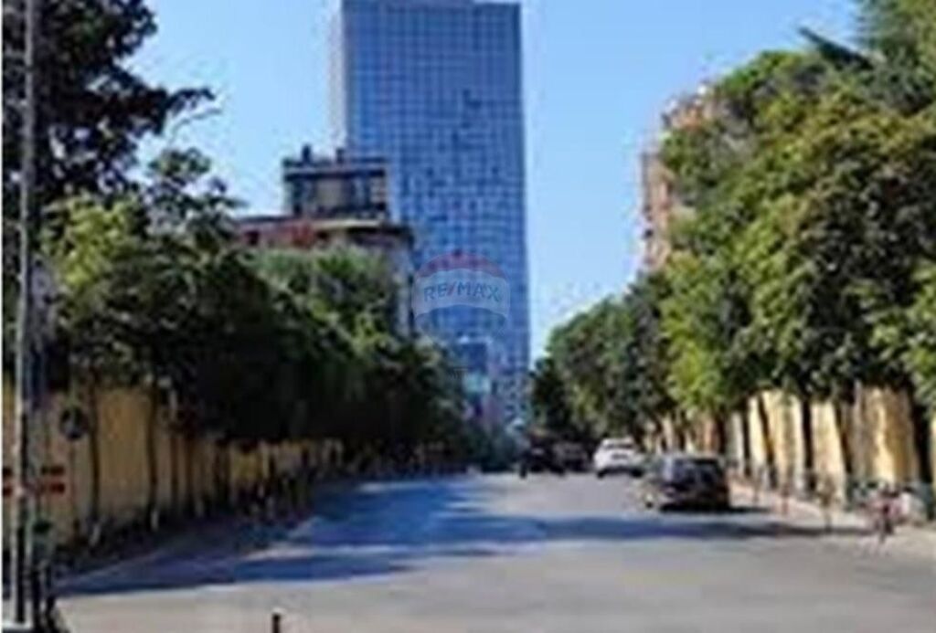SHITET,AMBJENT BIZNESI, RRUGA E ELBASANIT, TIRANE
