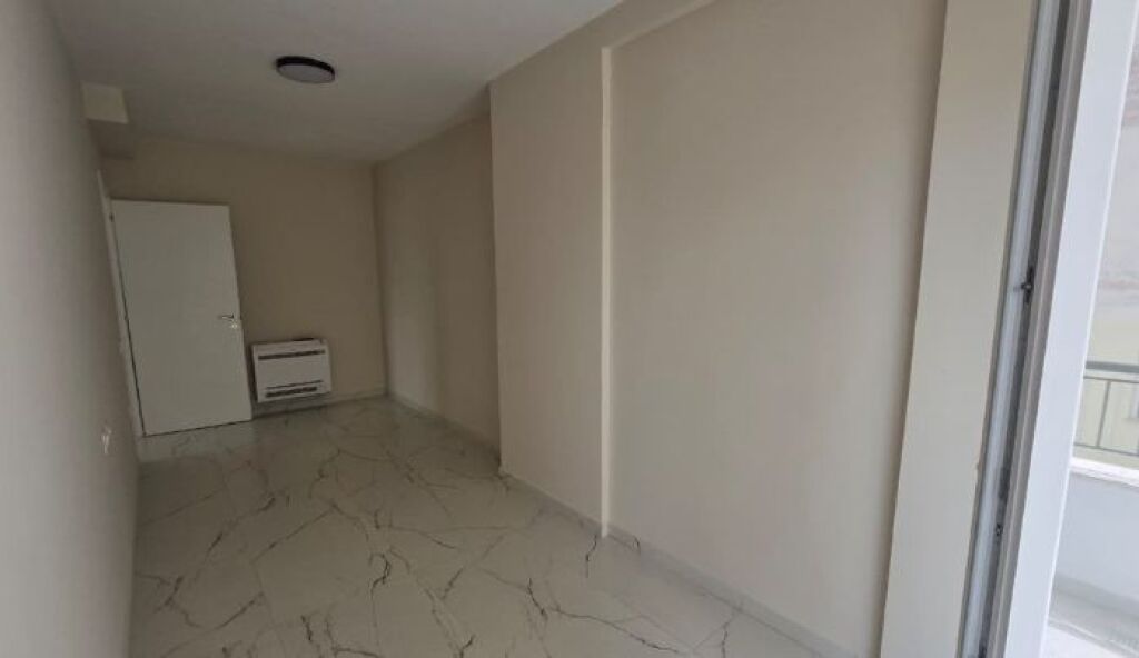 Apartment 2+1 empty for rent– ideal for living or office