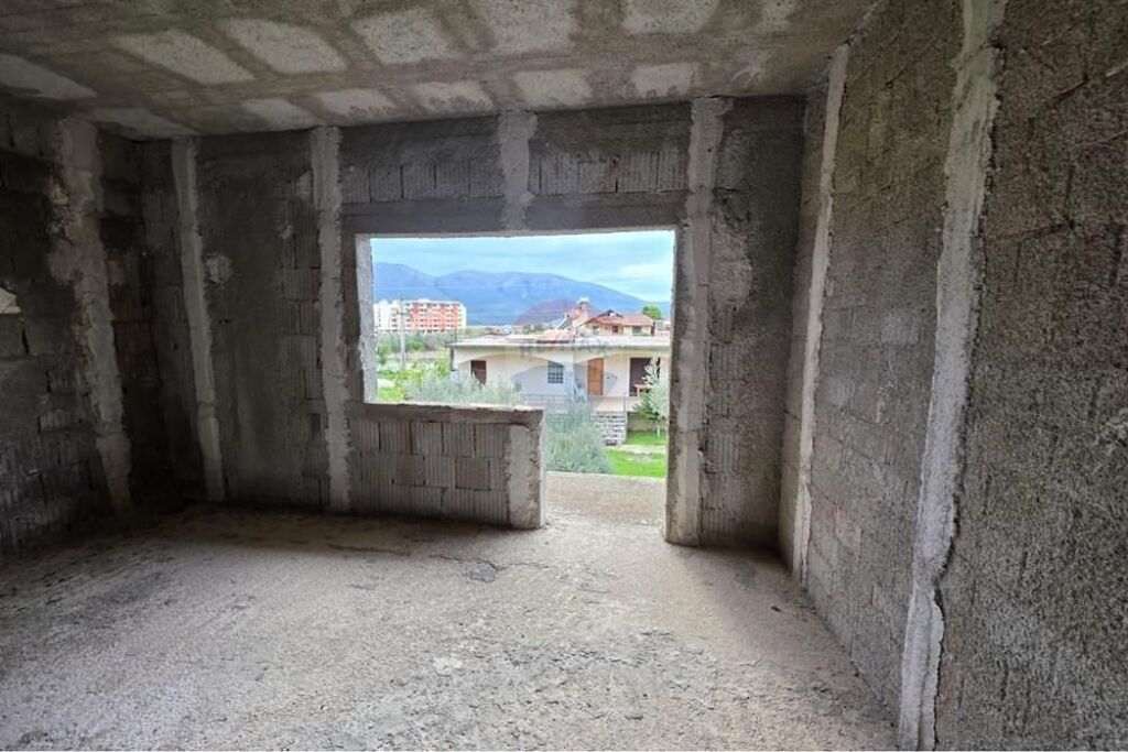 Shtepi private ne shitje , Orikum