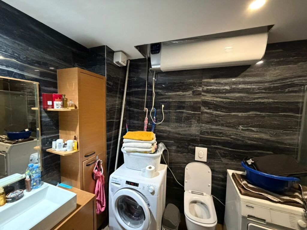 Apartament 2+1 ne shitje Komuna e Parisit ne Tirane