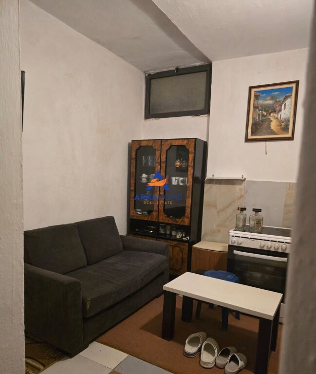 STUDIO APARTMENT FOR RENT "BLLOKU VILAVE SELITE, VASIL SHANTO" 300 EURO