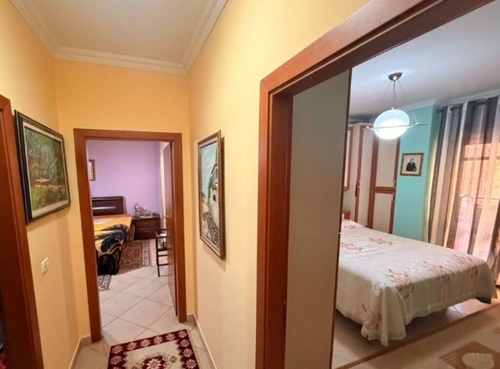 Shitet apartament 2+1+2 – planimetri funksionale