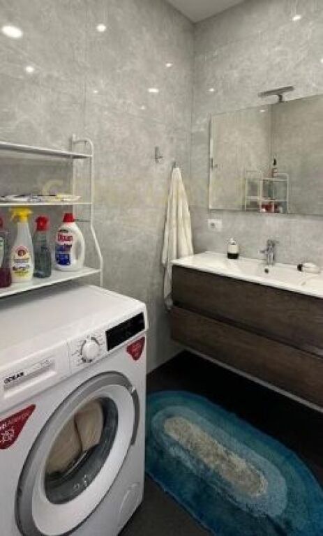 Apartament 1+1 me qera – 2 ballkone dhe pamje e hapur